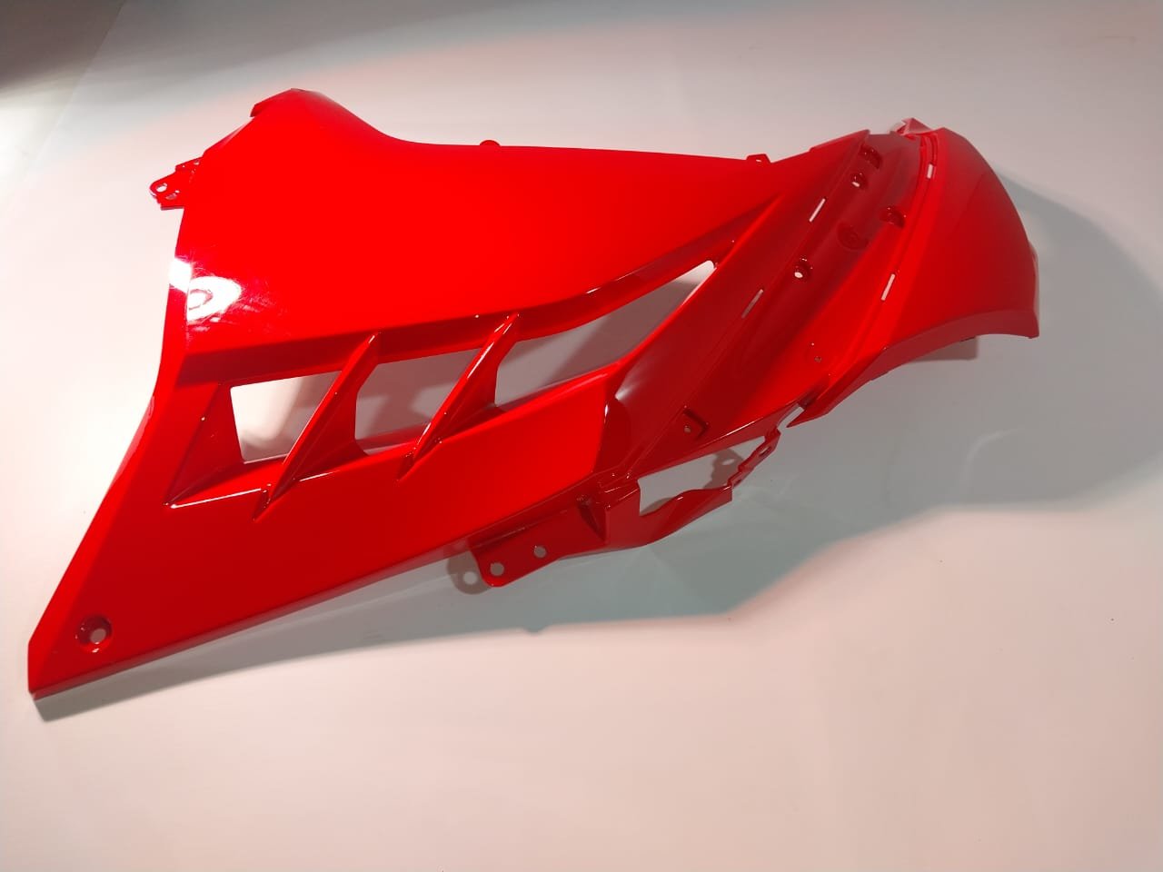 Carenado Lateral Inferior Izquierdo (Passion Red) Kawasaki Ninja 300 (OEM: 55028-0508-234)