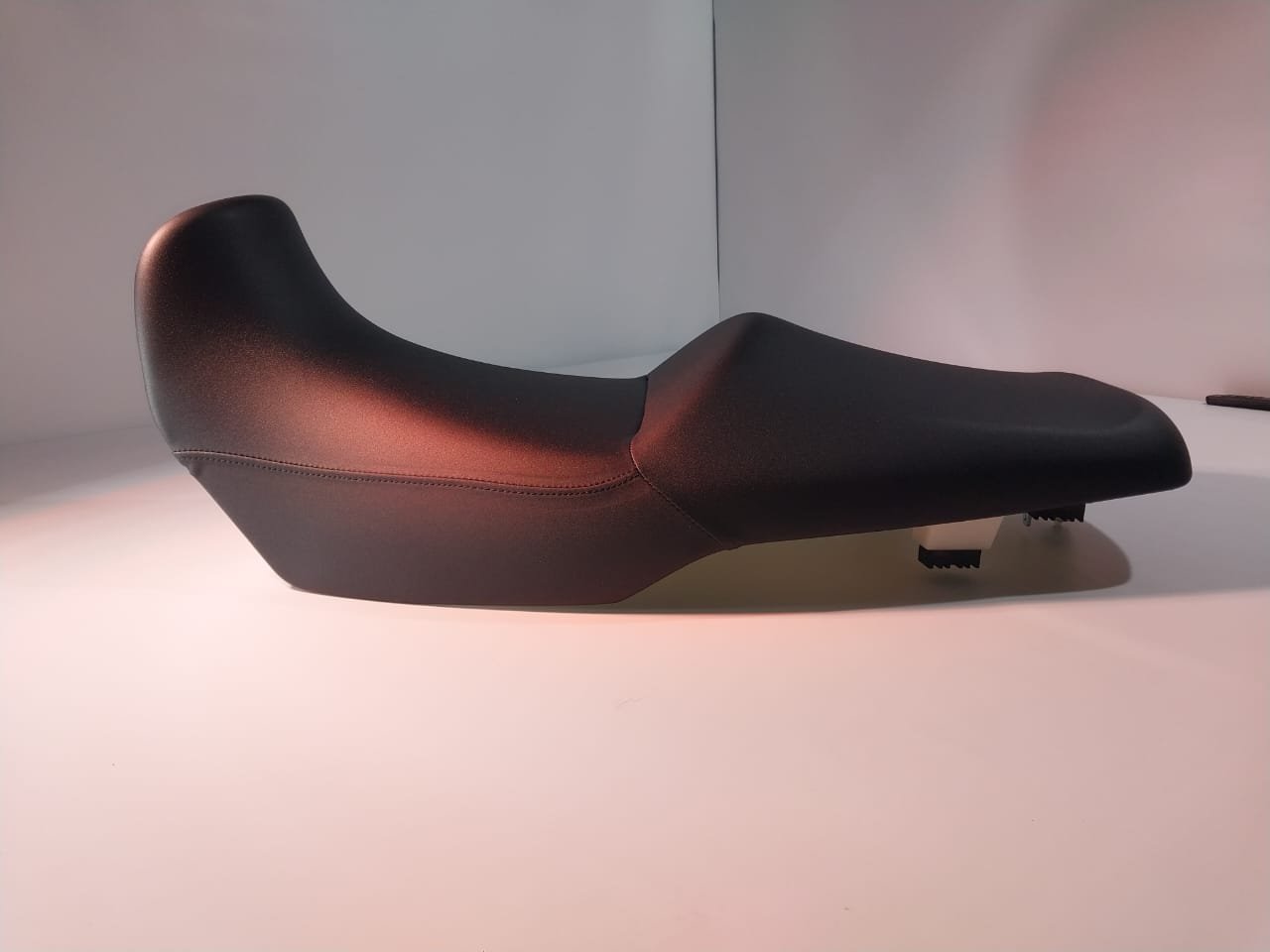 Asiento Enterizo Kawasaki Versys 1000 - Negro (OEM: 53066-5034-MA) - Imagen 2