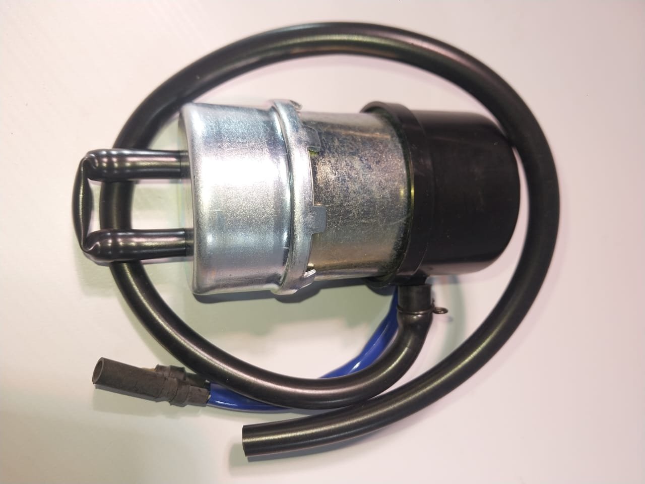 Bomba de combustible Kawasaki KAF450 Mule 1000 / KAF620 Mule (OEM: 49040-1055) - Imagen 2