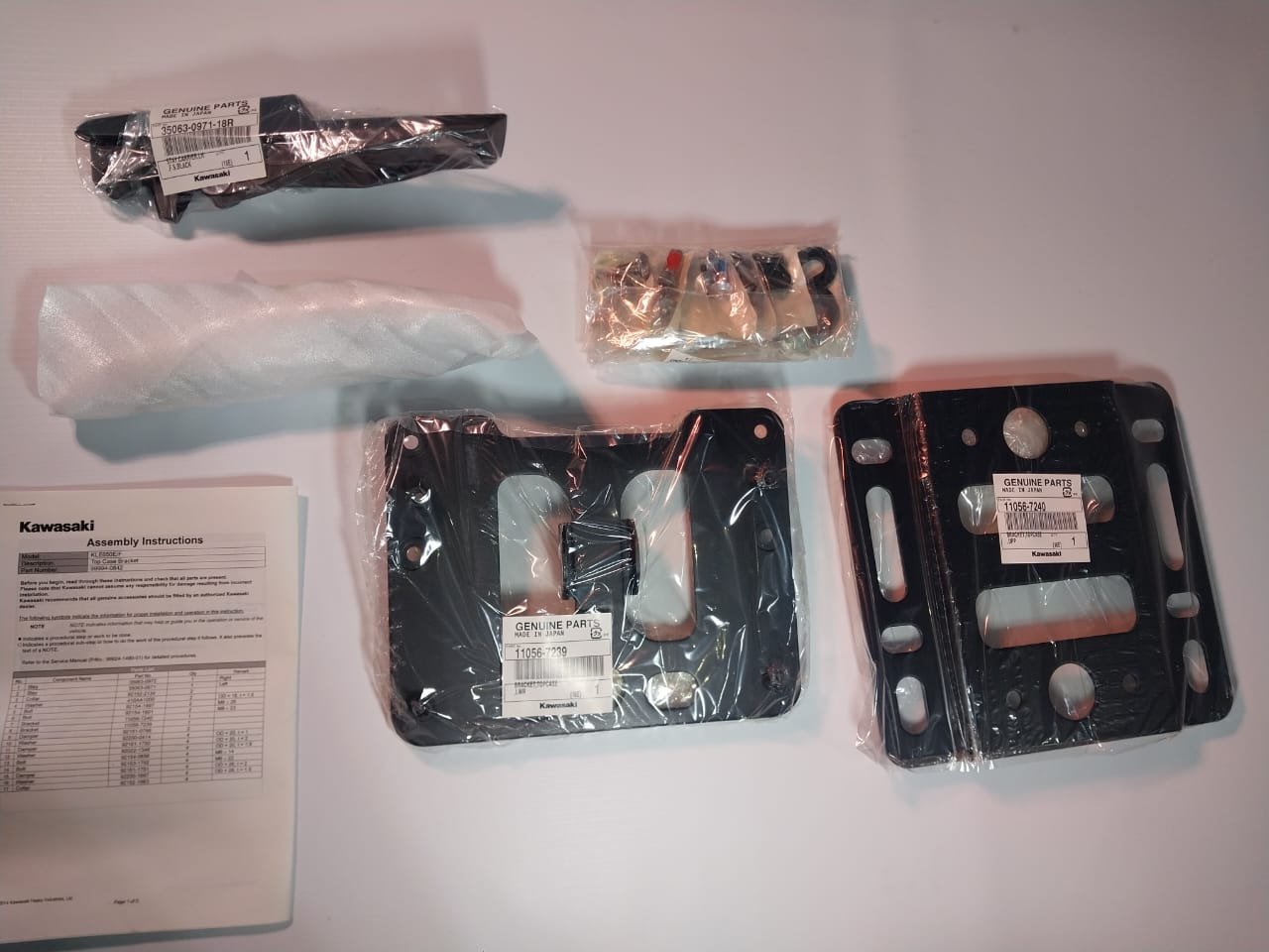 Soporte de baúl Topcase KQR 47L Kawasaki Versys 650 (OEM: 99994-0842) - Imagen 3