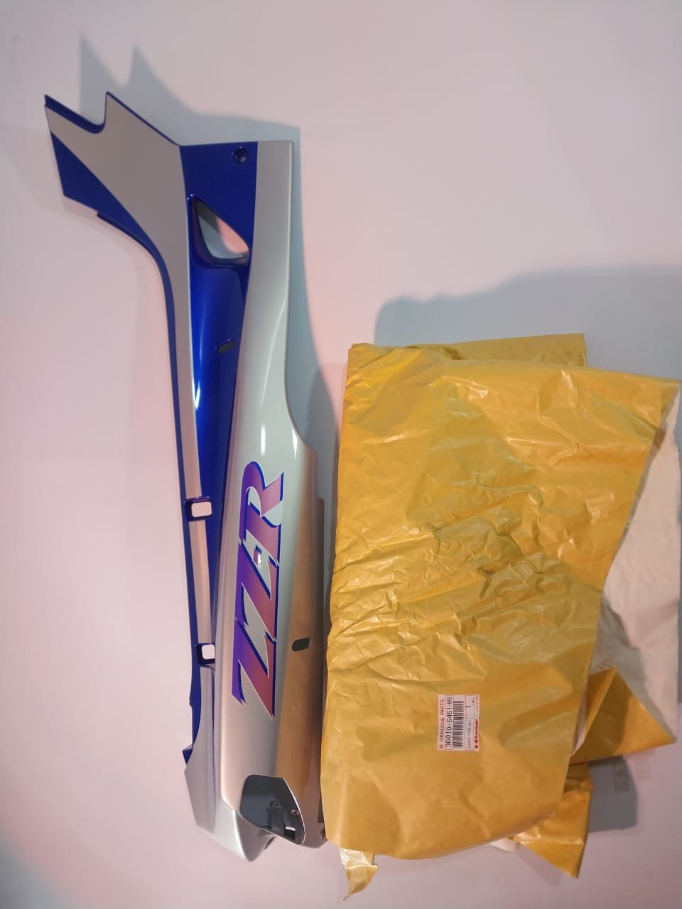 Cacha lateral derecha azul/plateada Kawasaki ZZ-R500 / ZZ-R600 (OEM: 36010-5451-HV) - Imagen 2