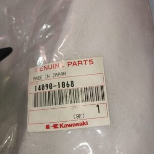 Capa interior izquierda Kawasaki ZXR250 / ZXR250R (OEM: 14090-1068)