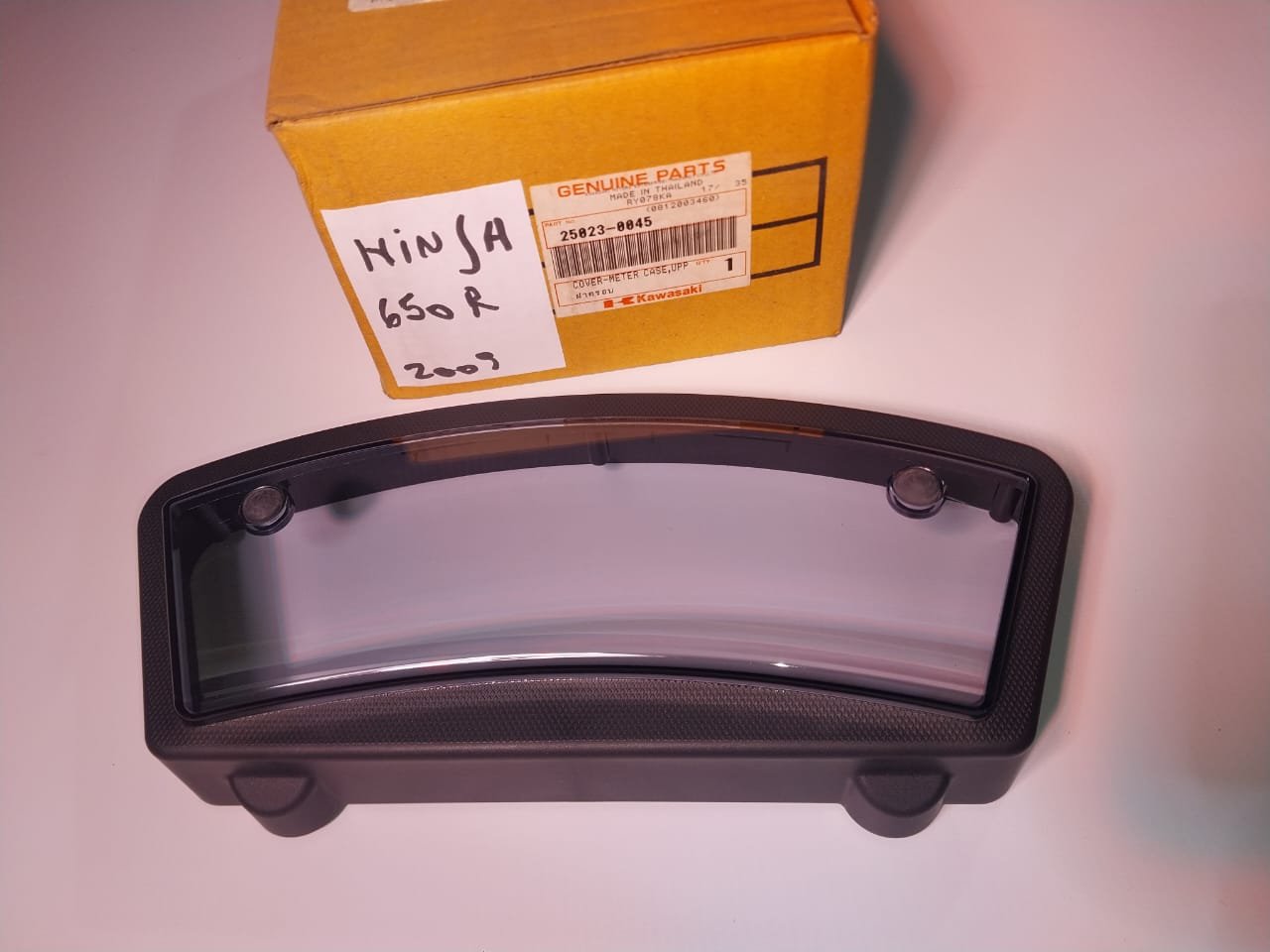 Tapa superior de instrumental Kawasaki (OEM: 25023-0045) - Imagen 2
