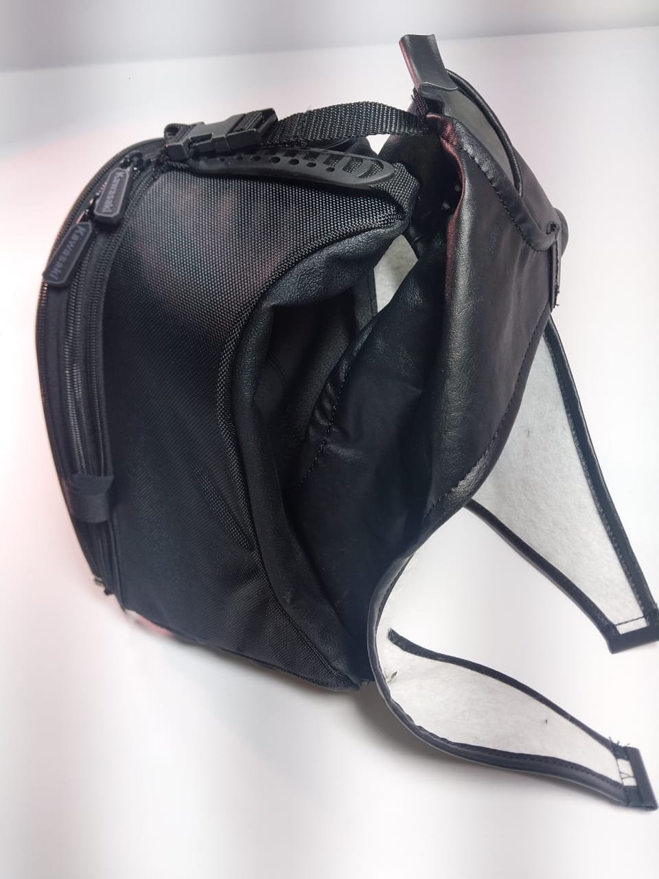 Bolso De Tanque Kawasaki KLR 650 (OEM: K57003-116) - Imagen 2